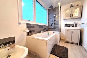 Bathroom - click for photo gallery